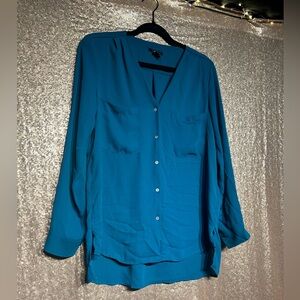 H&M Teal Button-Up Blouse - Size 8 - Roll-Tab Sleeves, Dual Pockets